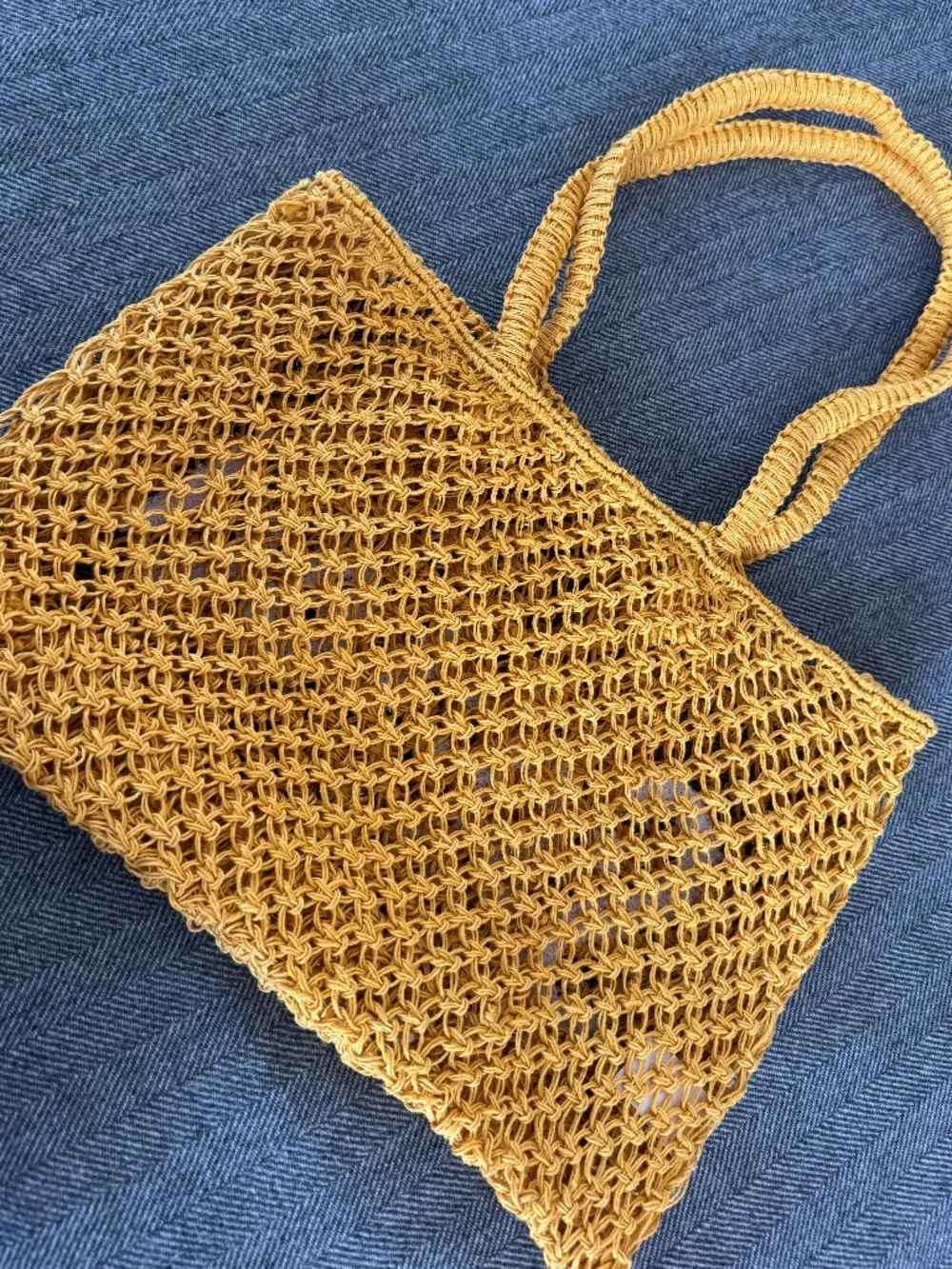 NWOT, RAFFIA WOVEN TOTE WITH DARLING “SOLEIL”